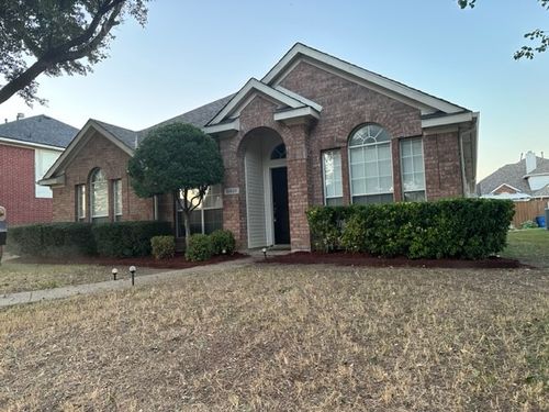 10908 Robincreek Ln, Frisco, TX, 75035-8562 | Card Image