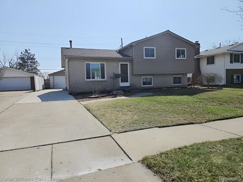 3210 Cero Dr, Sterling Heights, MI, 48310-6040 | Card Image