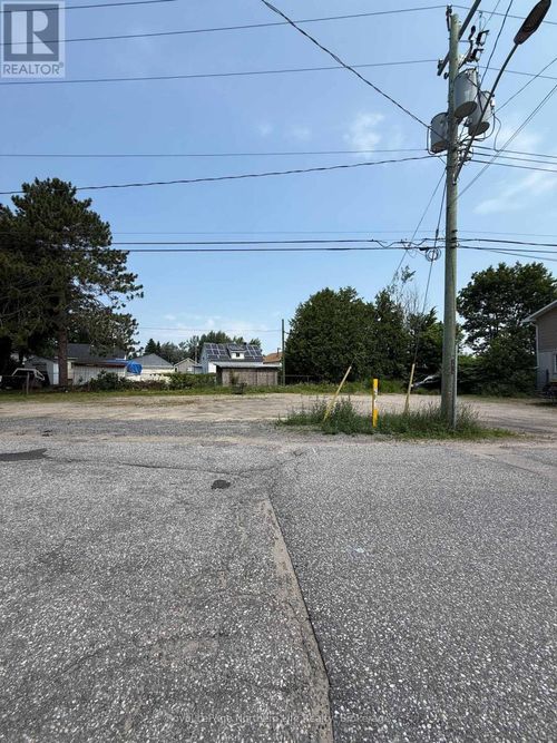 328 Dudley Avenue, North Bay (Central), ON, P1A7A5 | Card Image