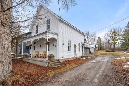 243 Mitcheson St, Almonte, ON, K0A1A0 | Card Image