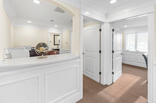 10005 S Roberts Rd, Palos Hills, IL, 60465-1631 | Card Image