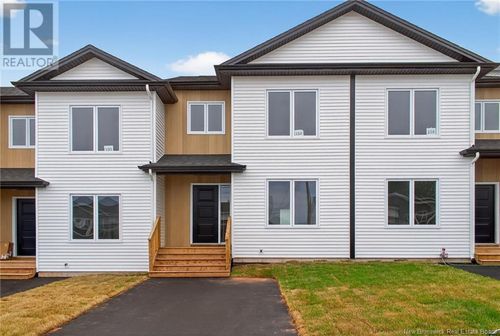 110 Rue Ernest, Dieppe, NB, E1A4T2 | Card Image