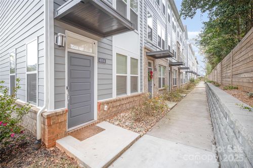 4004 Capital Ridge Ct, Charlotte, NC, 28205-6388 | Card Image