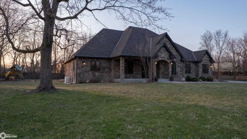 617 B Ave E, Albia, IA, 52531-1610 | Card Image