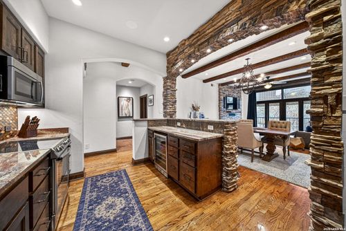 404-1022 Navarro St, San Antonio, TX, 78205-3805 | Card Image