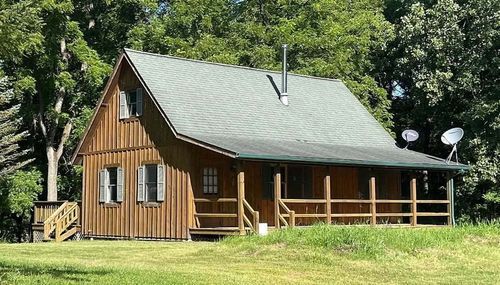 11 Cedar Ln N, Putnam, IL, 61560-9747 | Card Image