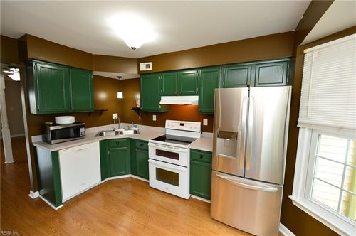 809 Christa Ct, Virginia Beach, VA, 23462-5258 | Card Image