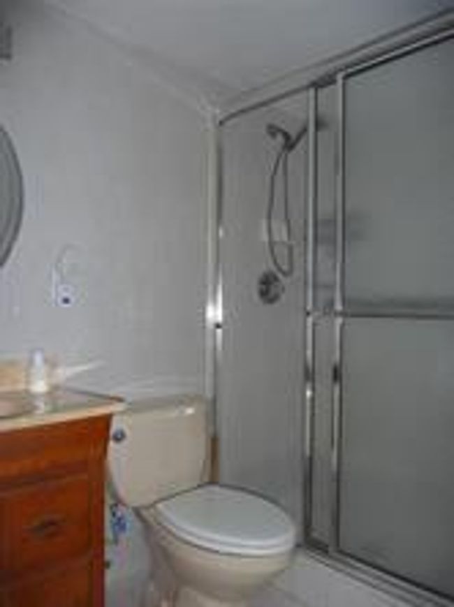 SECOND BATH | Image 24