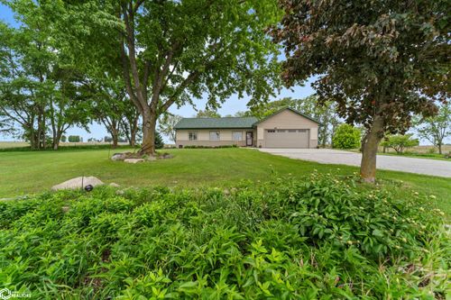 25723 650th Ave, Nevada, IA, 50201-7528 | Card Image