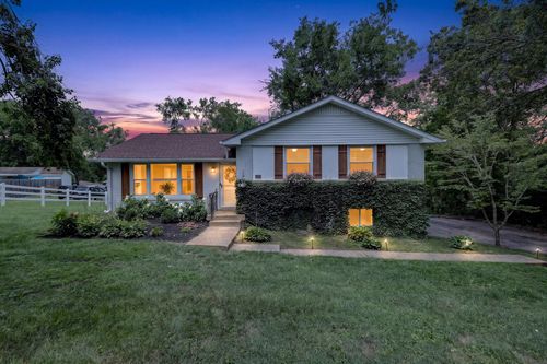 302 Dorr Dr, Goodlettsville, TN, 37072-1317 | Card Image