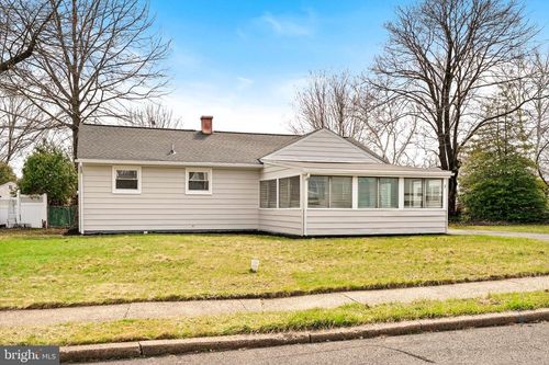 2 Shelburne Dr, EWING, NJ, 08638-2724 | Card Image