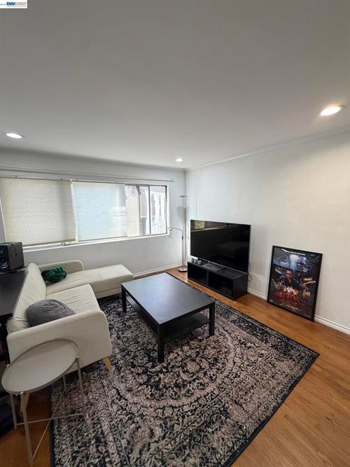 309-1015 N Kings Rd, West Hollywood, CA, 90069 | Card Image