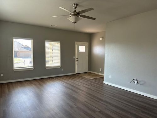 809 Lakeview Dr, Moore, OK, 73160-2627 | Card Image