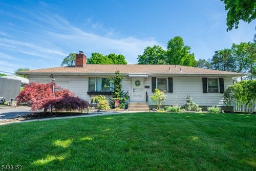 8 Shirley Ter, Kinnelon, NJ, 07405-2865 | Card Image