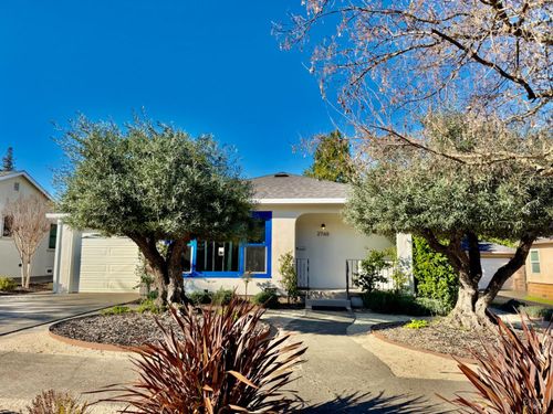 2766 Iowa St, Napa, CA, 94558-5946 | Card Image