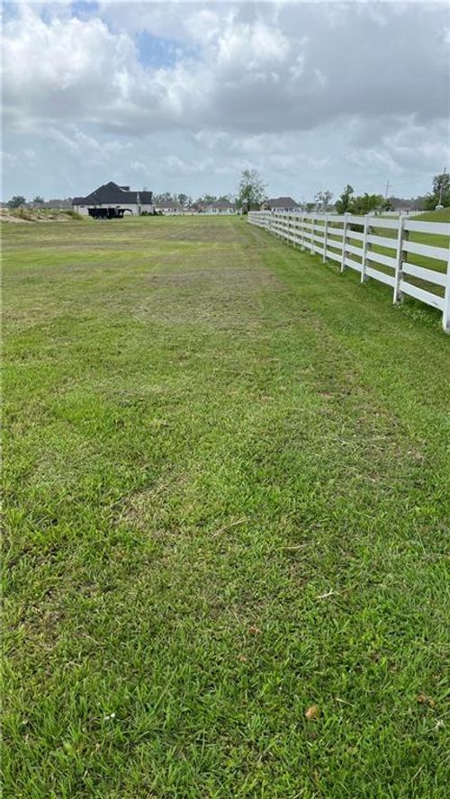9531 River Rd, Westwego, LA, 70094-5703 | Card Image