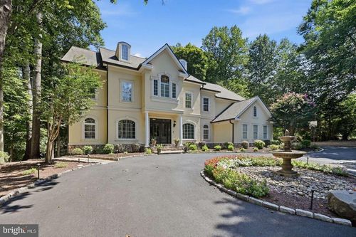 129 Sinegar Pl, Potomac Falls, VA, 20165-5116 | Card Image