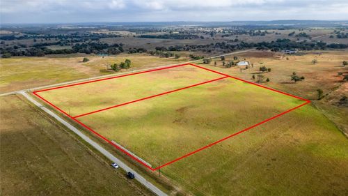 2 Sunflower Trail, Luling, TX, 78648 | Card Image