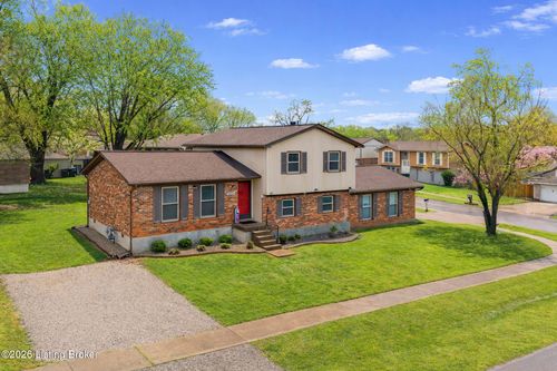 5523 Random Way, Louisville, KY, 40291-1821 | Card Image