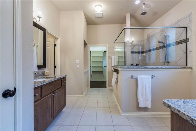 Primary Bathroom | Image 27