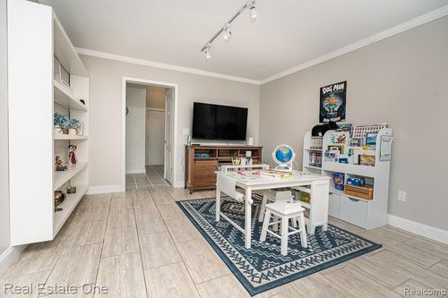 1-104 Manor Way, Rochester Hills, MI, 48309-2015 | Card Image