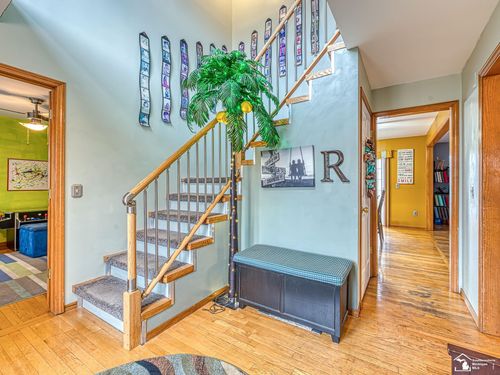 20087 Herzog Dr, Rockwood, MI, 48173-8627 | Card Image