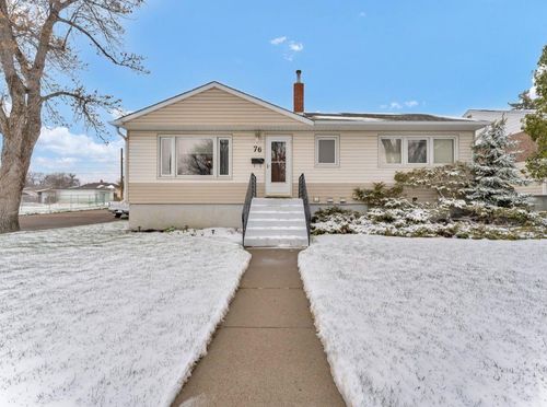 76 12 St Sw, Medicine Hat, AB, T1A4T3 | Card Image