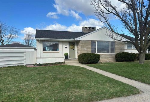 905 Taylor St, Mishawaka, IN, 46544-4952 | Card Image