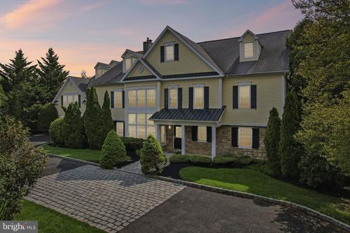 209 E Welsh Rd, MAPLE GLEN, PA, 19002-2314 | Card Image
