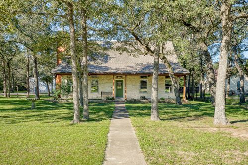 226 Cedar Hills Dr, Elgin, TX, 78621-9726 | Card Image