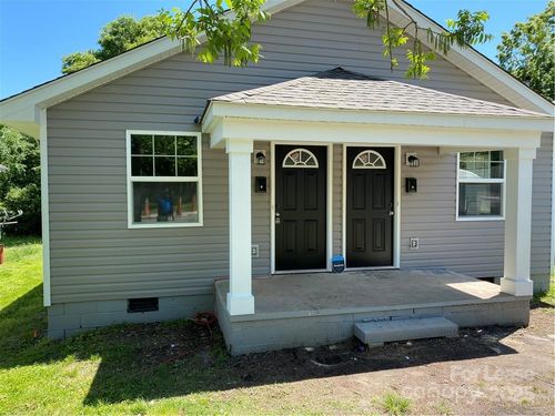 728 E Pine St, Lincolnton, NC, 28092-3524 | Card Image