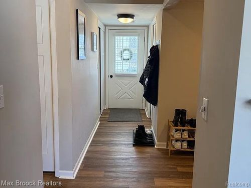 42556 Plymouth Hollow Dr, Plymouth, MI, 48170-2567 | Card Image