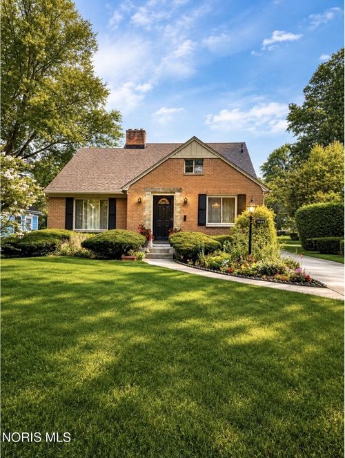 2335 Pemberton Dr, Toledo, OH, 43606-3148 | Card Image