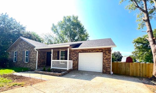 304 Short Ct, Smyrna, TN, 37167-5903 | Card Image