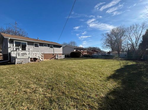 560 S 5th St, West Dundee, IL, 60118-2841 | Card Image