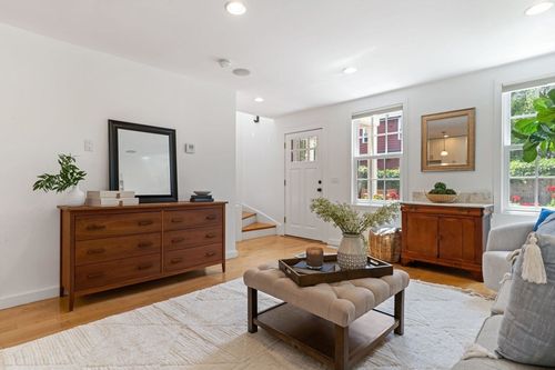 2-88 Pearl St, Cambridge, MA, 02139-4046 | Card Image