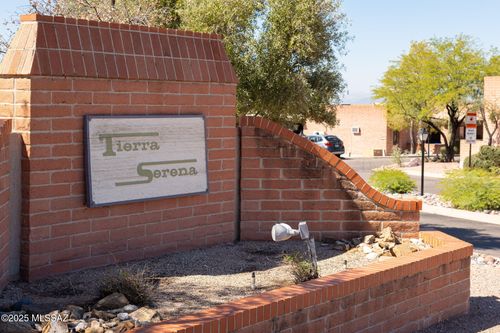 5514 N Arroyo Grande Dr, Tucson, AZ, 85718-5426 | Card Image