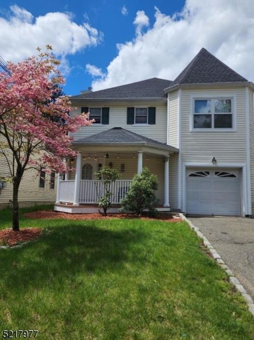 26 Wakefield Pl, Caldwell, NJ, 07006-4918 | Card Image