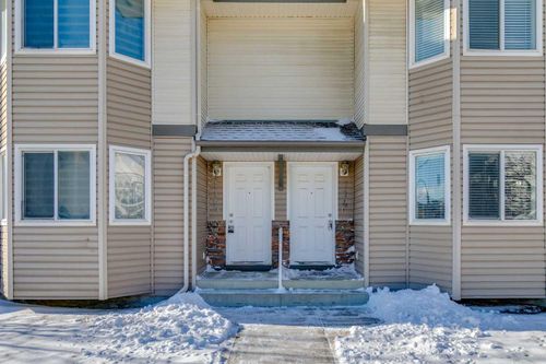 114 Royal Birch Villas Nw, Calgary, AB, T3G5V2 | Card Image
