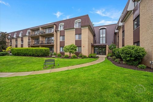 111-1103 N Mill St, Naperville, IL, 60563-2537 | Card Image