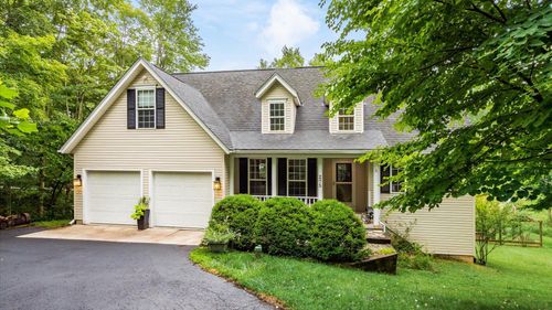 275 Bridle Path Ln, Granville, OH, 43023-9277 | Card Image
