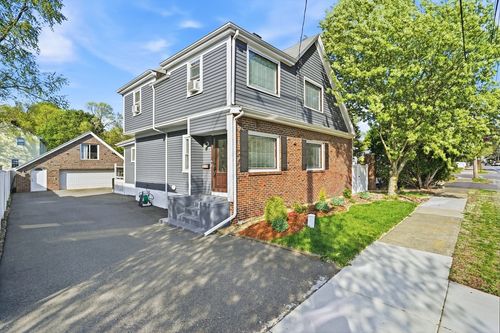41 Cross St, Winchester, MA, 01890-1227 | Card Image