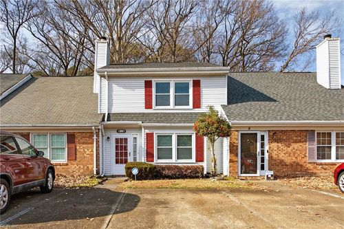 4 Covenant Ct, Hampton, VA, 23666-3674 | Card Image