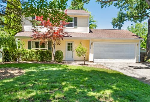 3725 Newport Dr, Island Lake, IL, 60042-8807 | Card Image