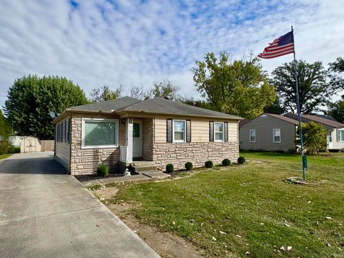 104 Broadway St, Summitville, IN, 46070-9303 | Card Image