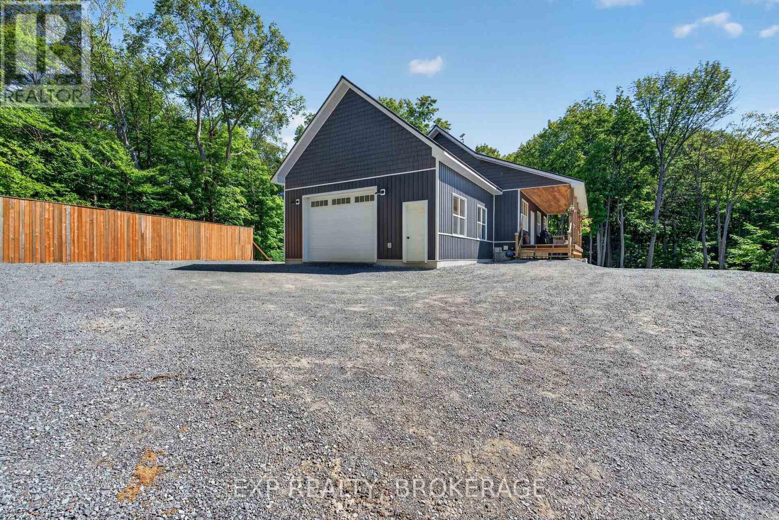 Residential in Frontenac (Frontenac Centre) 4