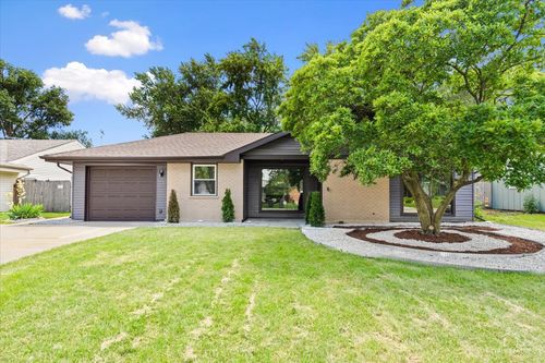 1409 Sequoia Ln, Darien, IL, 60561-4423 | Card Image