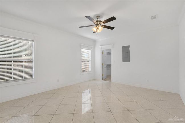 302 W Sugarcane Dr, House other with 3 bedrooms, 3 bathrooms and 2 parking in Weslaco TX | Image 14