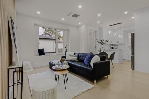 583 E 60th Avenue, Vancouver, BC, V5X2A2 | Card Image