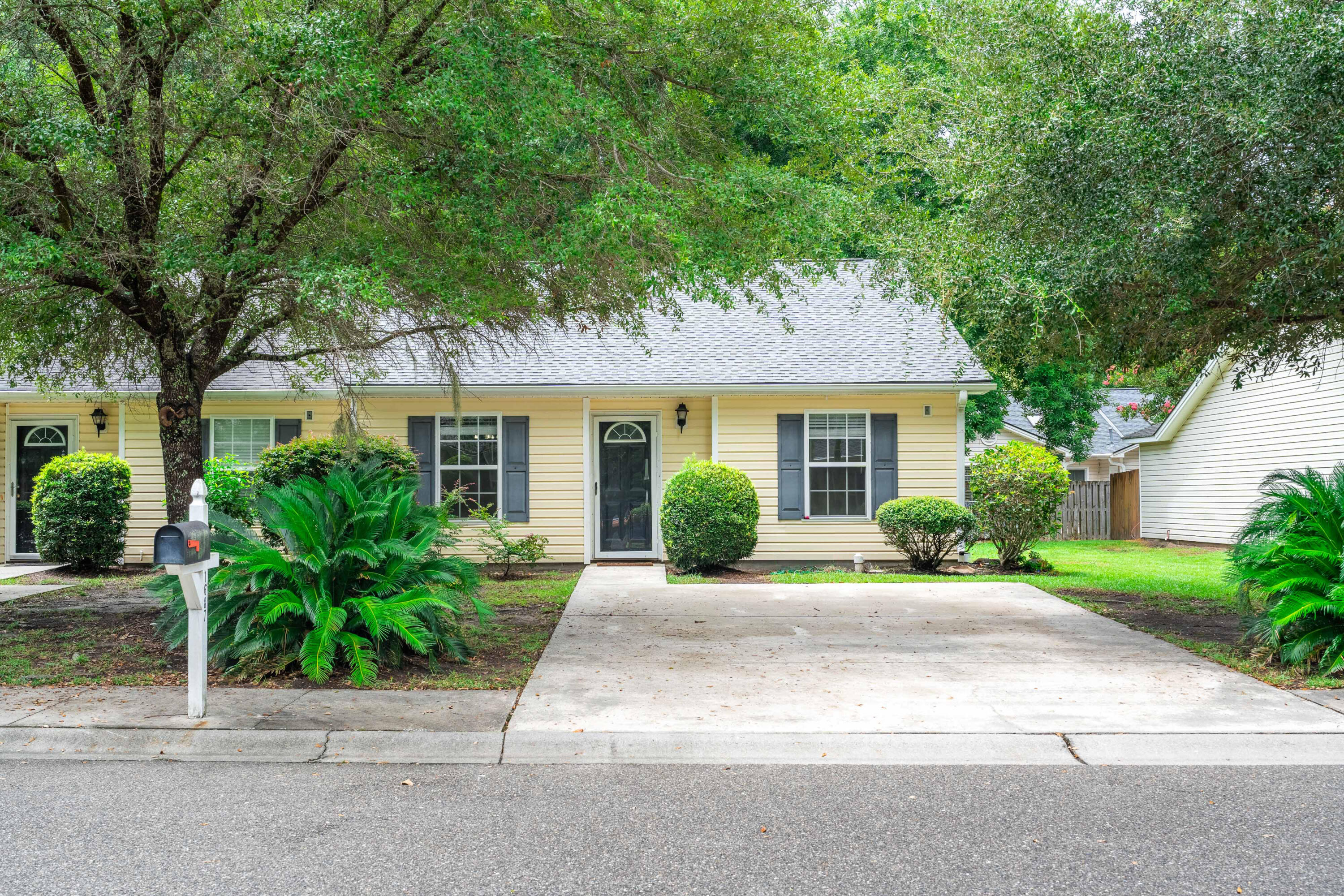 Dexter Ln, Charleston, SC 29412